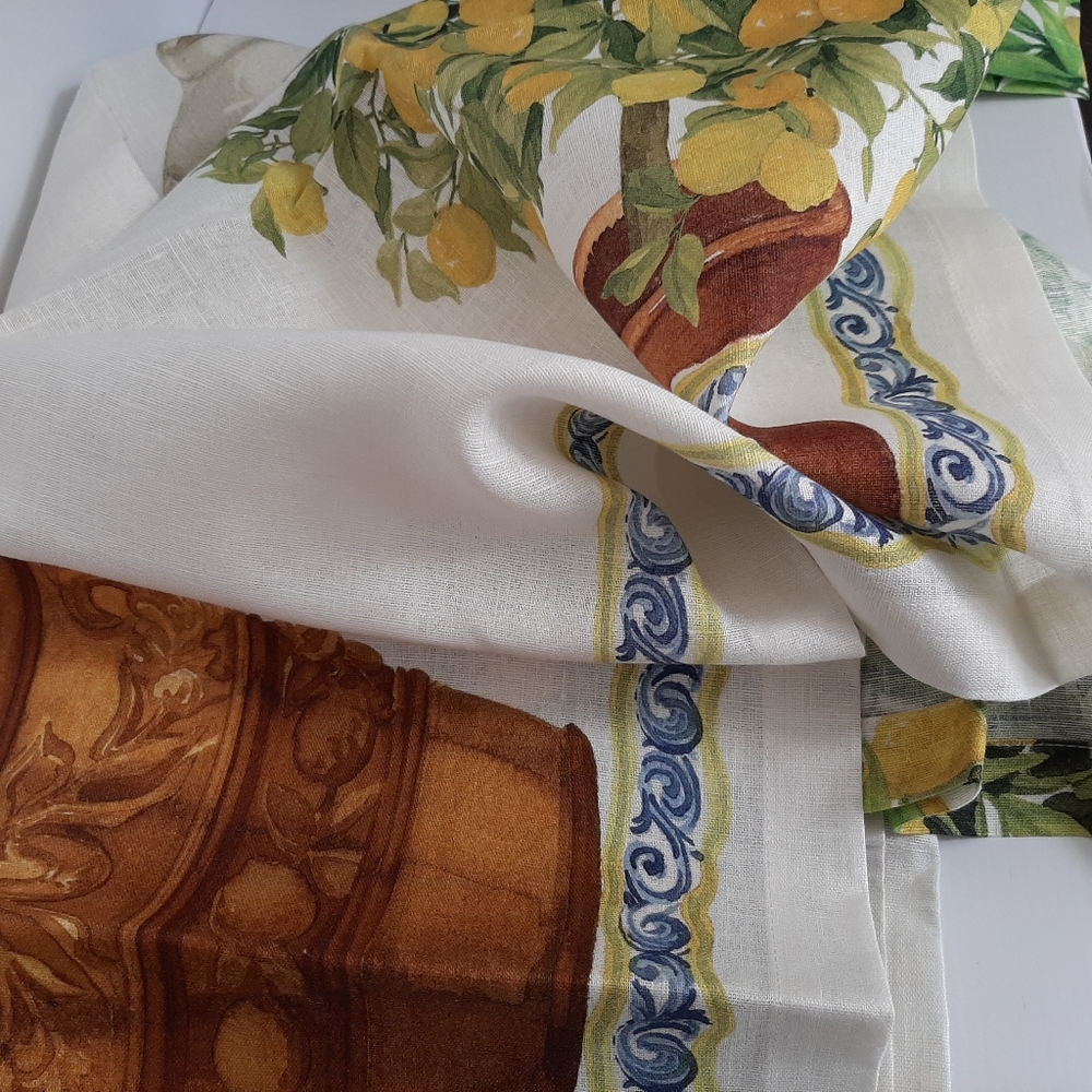 Tessitura Toscana Telerie Firenze 63" x 90" Italian Linen Tablecloth - Picture 8 of 16